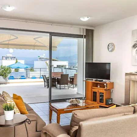 Lenias Sea View *